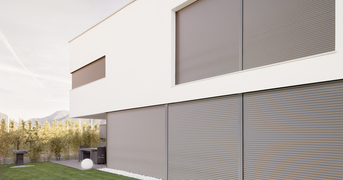 Plaster base systems for roller shutters