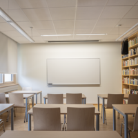 innenbeschattung-blendschutzrollo-hoersaal