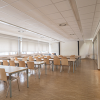 innenbeschattung-blendschutzrollo-hoersaal